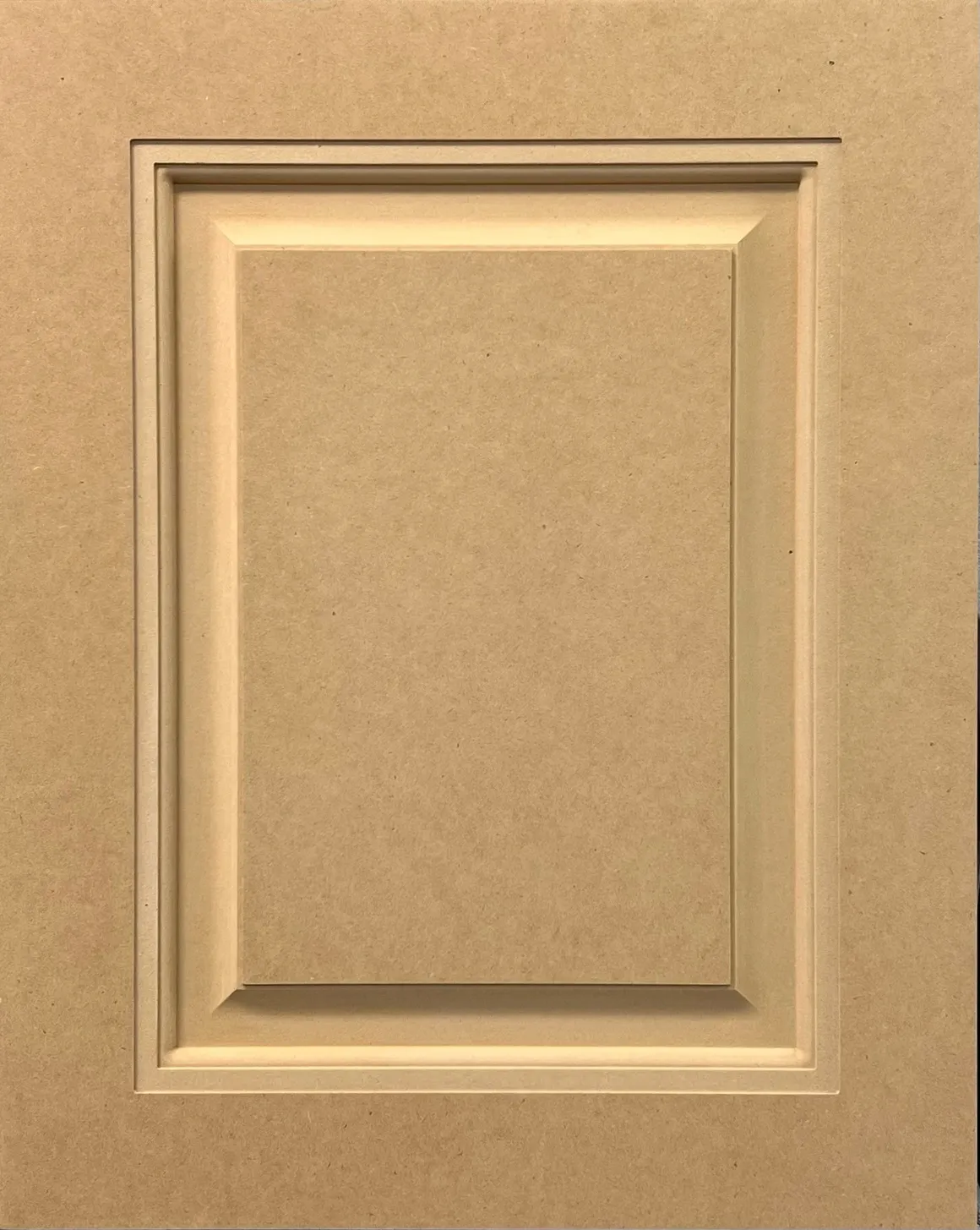 F400 Raised Panel, Cove Edge one-piece HDF cabinet door - Raised panel + cove edge